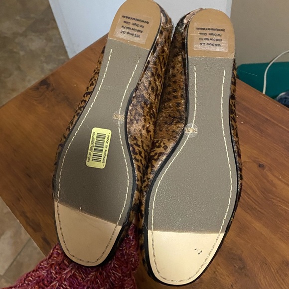 NWOT Vince camuto flats - Picture 2 of 3